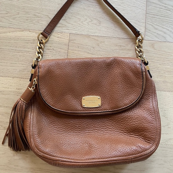 Michael Kohl’s Bedford purse - Picture 1 of 9